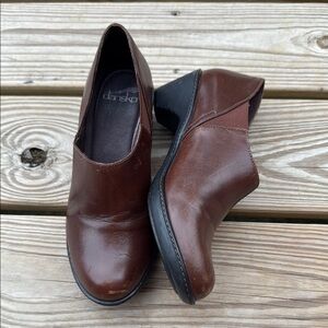 Dansko Brown Slip-On Loafers Size 37 for Comfort and Style